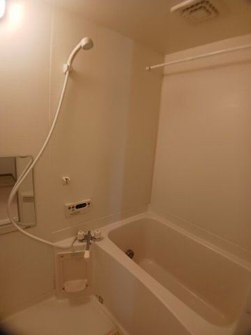 ピーコックＢ　　刈谷市近郊の賃貸はクラスホーム刈谷店の浴室|落ち着いた空間のお風呂です