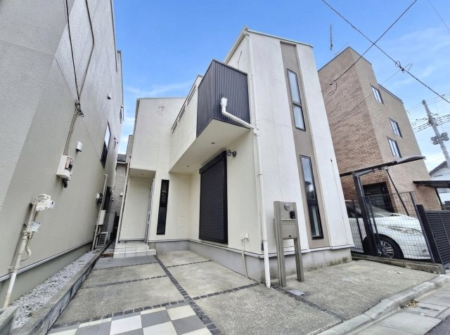 【外観】 | 板橋区高島平5丁目　中古一戸建住宅　（成増店） | 内装リフォーム済につき即入居可能。