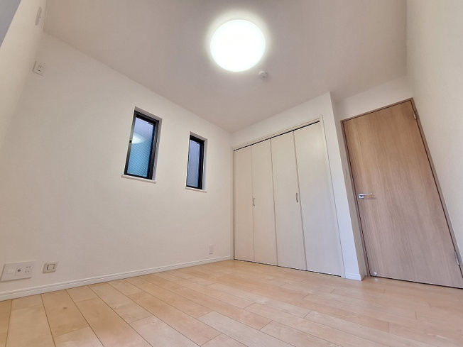 【洋室】 | 板橋区高島平5丁目　中古一戸建住宅　（成増店） | 4.9帖の洋室。