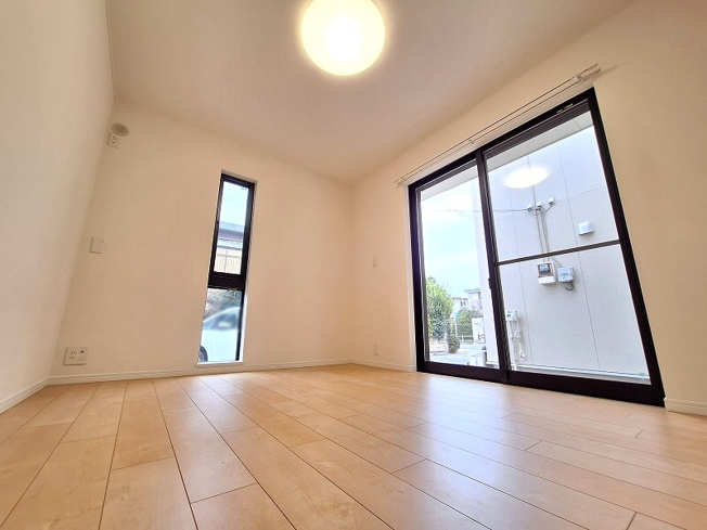 【洋室】 | 板橋区高島平5丁目　中古一戸建住宅　（成増店） | 5.9帖の洋室。