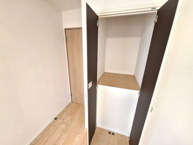【収納】 | 板橋区高島平5丁目　中古一戸建住宅　（成増店） | 7.1帖の洋室内収納。