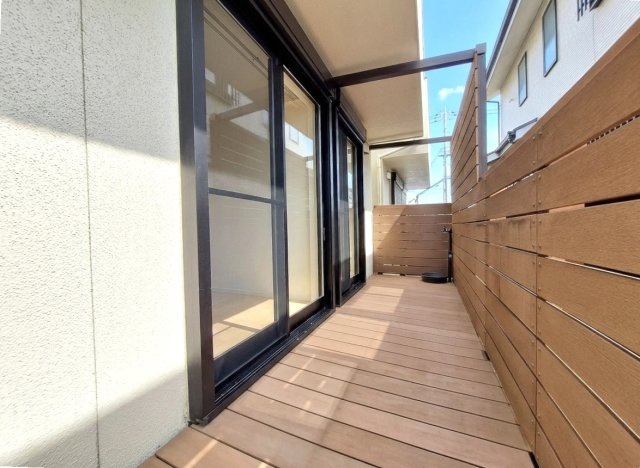 【その他】 | 板橋区高島平5丁目　中古一戸建住宅　（成増店） | 2WAYでアクセス可能なウッドデッキ