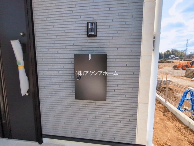 所沢市花園1丁目・全1棟　新築一戸建　～並列駐車2台可～の玄関|現地写真（2026年3月16日撮影）