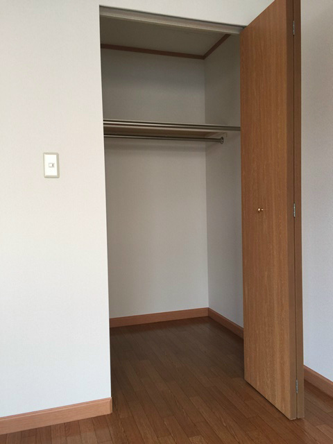 岸和田市三田町のハイツの収納|ちょっとした収納スペースも充実しています