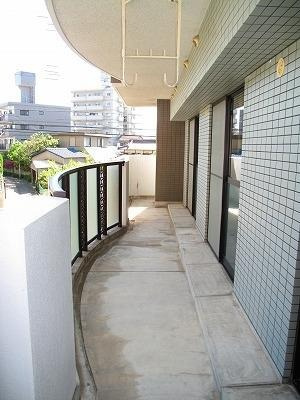 福岡市南区三宅３丁目の賃貸マンションのロビー|物件の画像10
