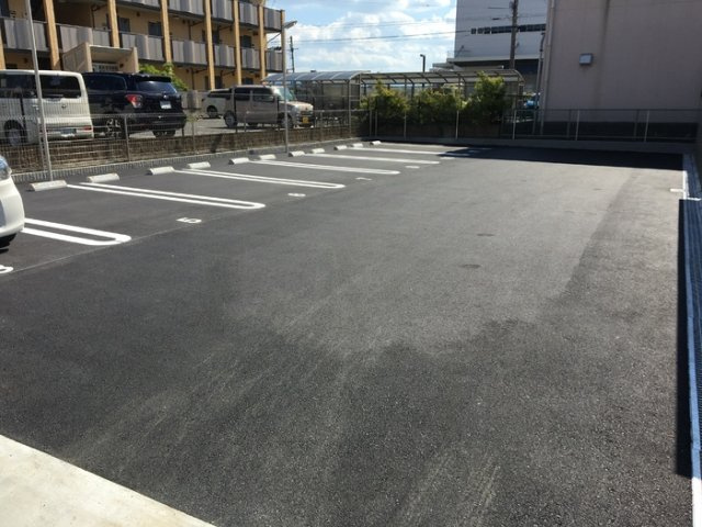 サニーソレイユの駐車場