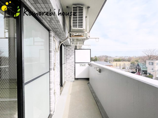 ライオンズマンション大宮堀の内のバルコニー|お洗濯にも便利なバルコニー付き