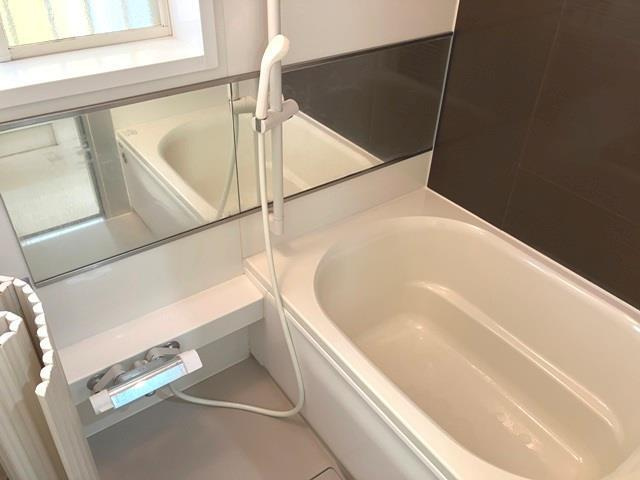 魚住町金ケ崎戸建の浴室