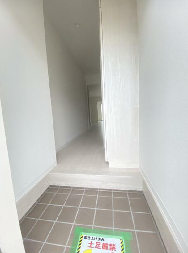 カナロア長田の玄関