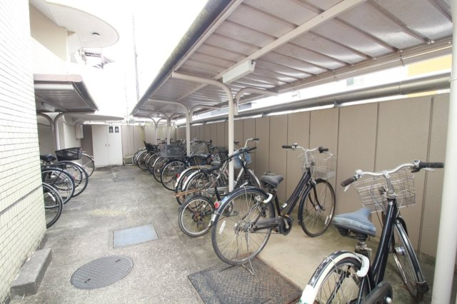 ユーハウス幸田の駐輪場