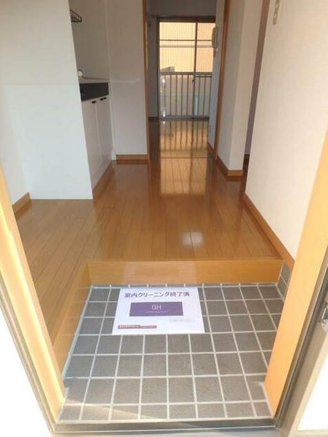 サンライズヒルの玄関|退去前の為、以前の写真です。