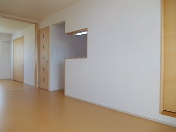 ポエム・ひまわりの居間・リビング