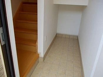 ポエム・ひまわりの玄関