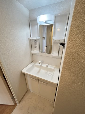 コーポYAHATAナンバ元町の洗面所
