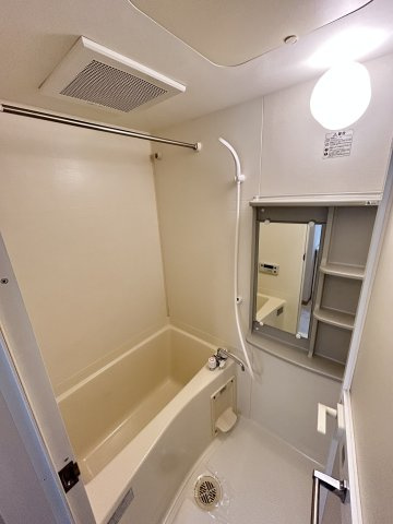 コーポYAHATAナンバ元町の浴室