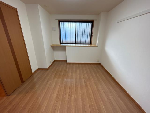 サンライズ高町の内装|6帖洋室