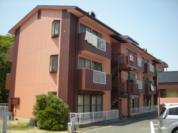 岸和田市摩湯町のハイツの外観|外はこのようになっています