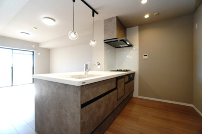 【キッチン】 | 【上質リノベ】Jcity五日市アベニュー | ☆キッチンの特徴☆
・クリナップ社製
・IHクッキングヒーター
・アクリストンワークトップ
・浄水器一体型ハンドシャワー水栓
・食器洗い乾燥機
・フラットスリムレンジフード