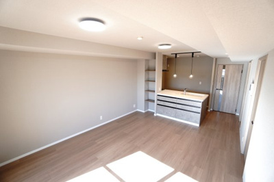 【居間・リビング】 | 【上質リノベ】Jcity五日市アベニュー | 室内（2026年2月18日9：00頃）撮影
