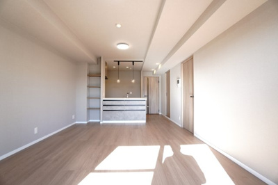 【居間・リビング】 | 【上質リノベ】Jcity五日市アベニュー | 室内（2026年2月18日9：00頃）撮影
