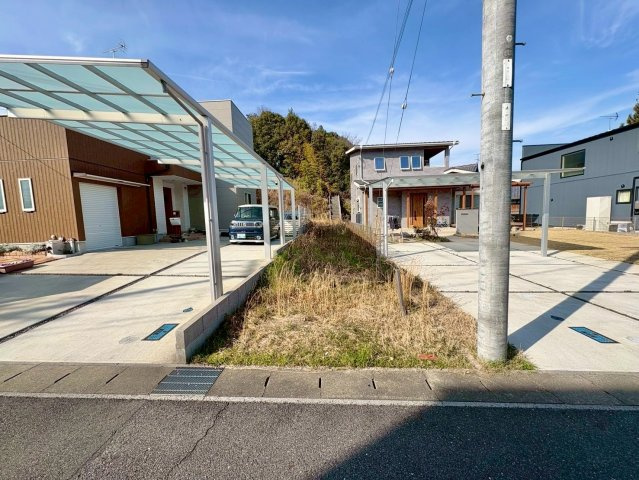 栗東市荒張　建築条件無し売土地の前面道路含む現地写真