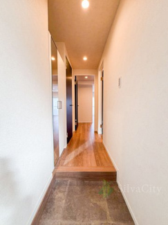 【玄関】 | カースル常盤台 | 玄関