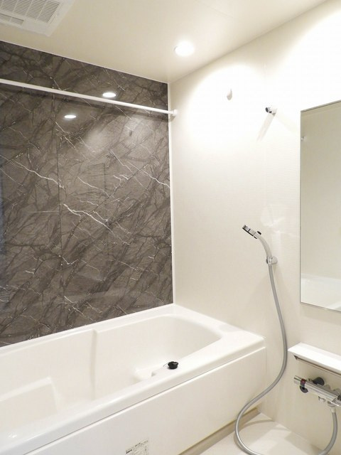 安芸高田市吉田町常友のアパートの浴室|追い焚き・浴室暖房乾燥機あり