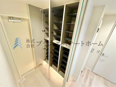 【その他】 | ワコーレレジクス兵庫 | 大きなシューズボックス♪靴もたくさん収納出来ます♪