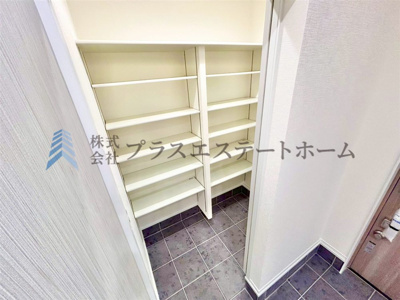 【その他】 | 兵庫区上祇園町　新築戸建 | ウォークインシューズクローゼット♪ゴルフバックやベビーカー等も収納出来ます♪