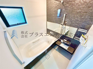 【浴室】 | 兵庫区上祇園町　新築戸建 | 給湯器リモコンの設置あり♪追い焚きが簡単なので、いつでも楽に入浴出来ます♪