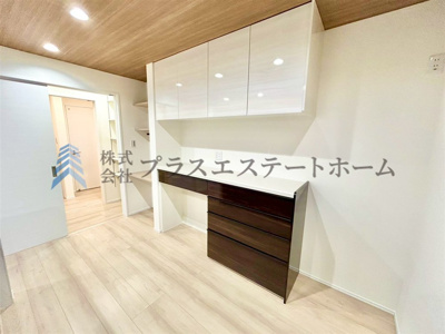 【その他】 | 兵庫区上祇園町　新築戸建 | キッチンボード♪リビングから見えるところは白い扉で一体感を♪