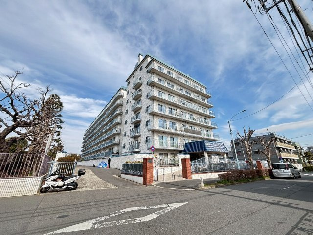 【外観】 | 秀和高円寺レジテンス | JR中央・総武線「高円寺駅」徒歩7分　庭付きフルリノベーションで室内新築感覚♪
管理体制も良く、資産性に優れたヴィンテージマンション！！即日ご内覧可能です。