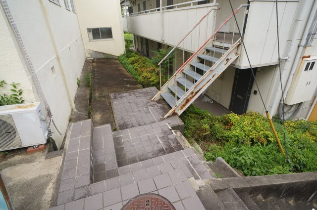 ダイワ学園前ロジングハウスＣのエントランス