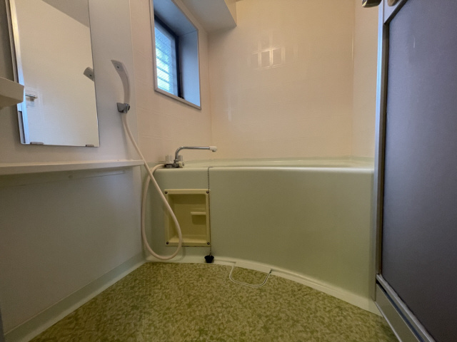 ロイヤル六甲駅前の浴室