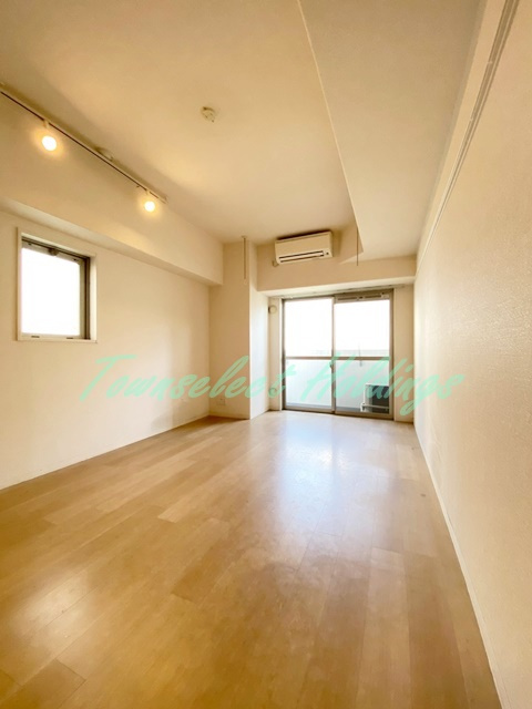 ヴァンクール湘南の居間・リビング