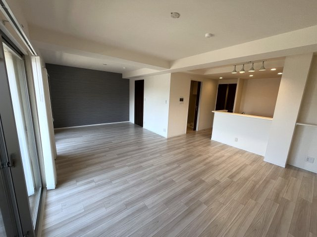 ペルシュ城山の居間・リビング