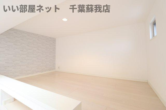 メゾン・ド・プランドール蘇我の寝室|開放的な寝室です