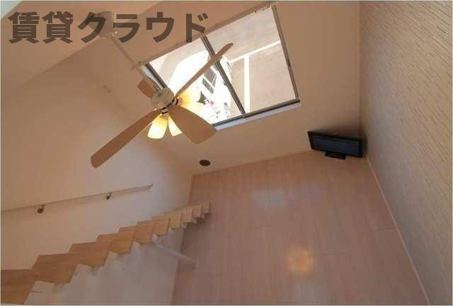 メゾン・ド・プランドール蘇我の居間・リビング|こちらのリビングで趣味の時間をお楽しみください