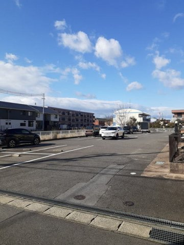 リブレア・エクシードＢ　　刈谷市近郊の賃貸はクラスホーム刈谷店の駐車場|車をお持ちの方に嬉しい駐車場付きの物件です