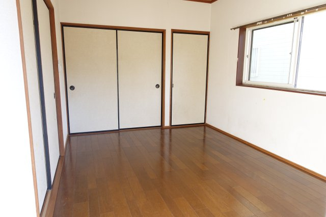 メゾンルピナの居間・リビング|洋室6帖