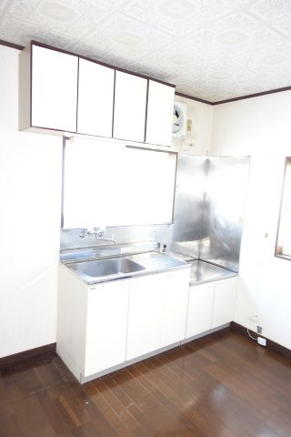 メゾンルピナのキッチン|吊戸棚有