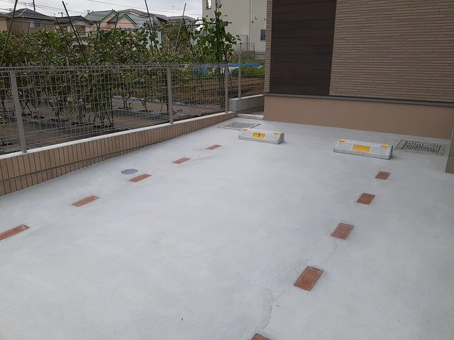 クロワールの駐車場