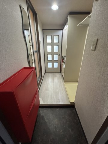 エマーユ若葉の玄関