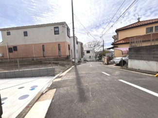 【前面道路含む現地写真】
