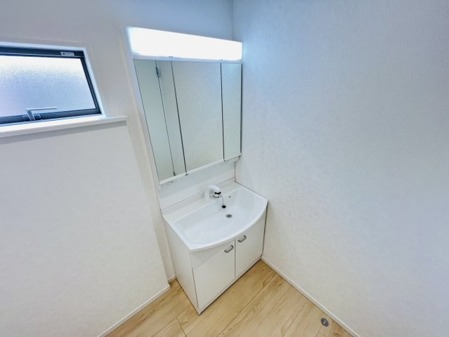 刈谷市小垣江町本郷下22番２、18の各一部『仲介手数料無料』新築戸建ての独立洗面台