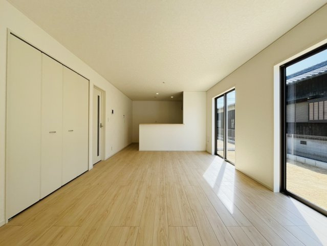 刈谷市小垣江町本郷下22番２、18の各一部『仲介手数料無料』新築戸建ての居間・リビング