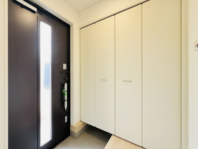 刈谷市小垣江町本郷下22番２、18の各一部『仲介手数料無料』新築戸建ての玄関