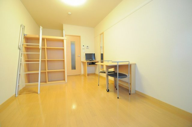 西宮市山口町金仙寺の賃貸マンションのキッチン|折りたたみ可能テーブル付き