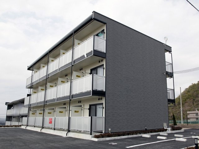 西宮市山口町金仙寺の賃貸マンションの外観