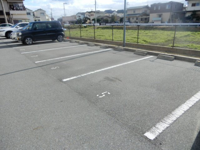 レオネクストヴィダ　フェリスの駐車場